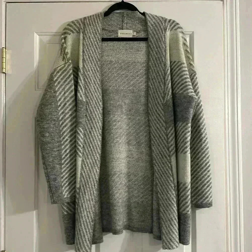 EUC Women’s Dreamers Sweater - Size M